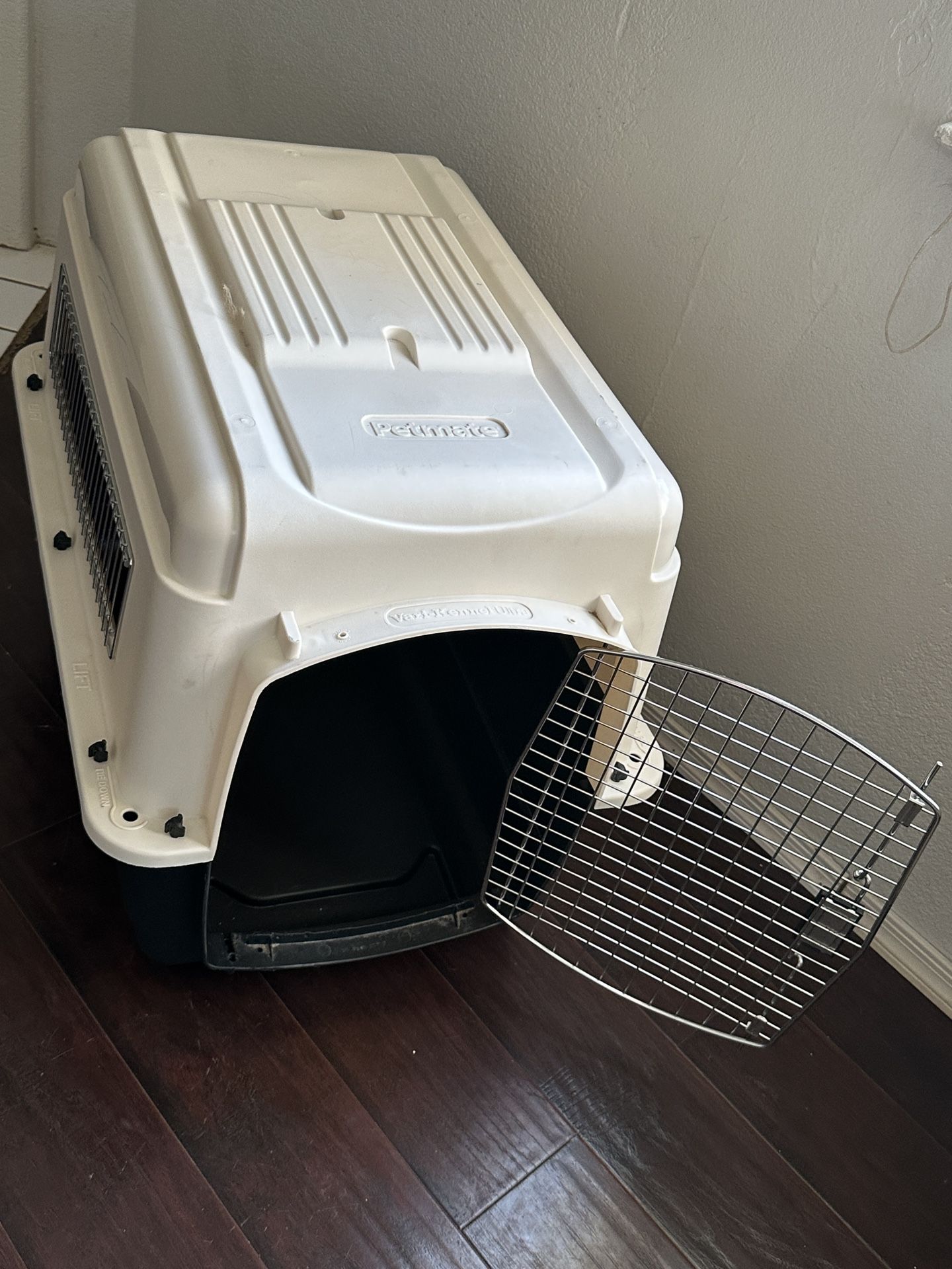 Large Dog Kennel