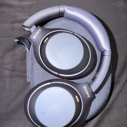 Sony XM4 Headphones 