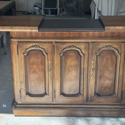 Expandable wooden buffet table - NEED TO BE GONE 