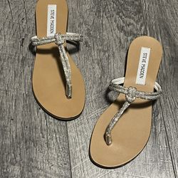 NEW LEATHER RHINESTONE STEVE MADDEN SANDALS SIZE 6 