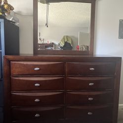 Dresser with mirror and two matching nightstands!