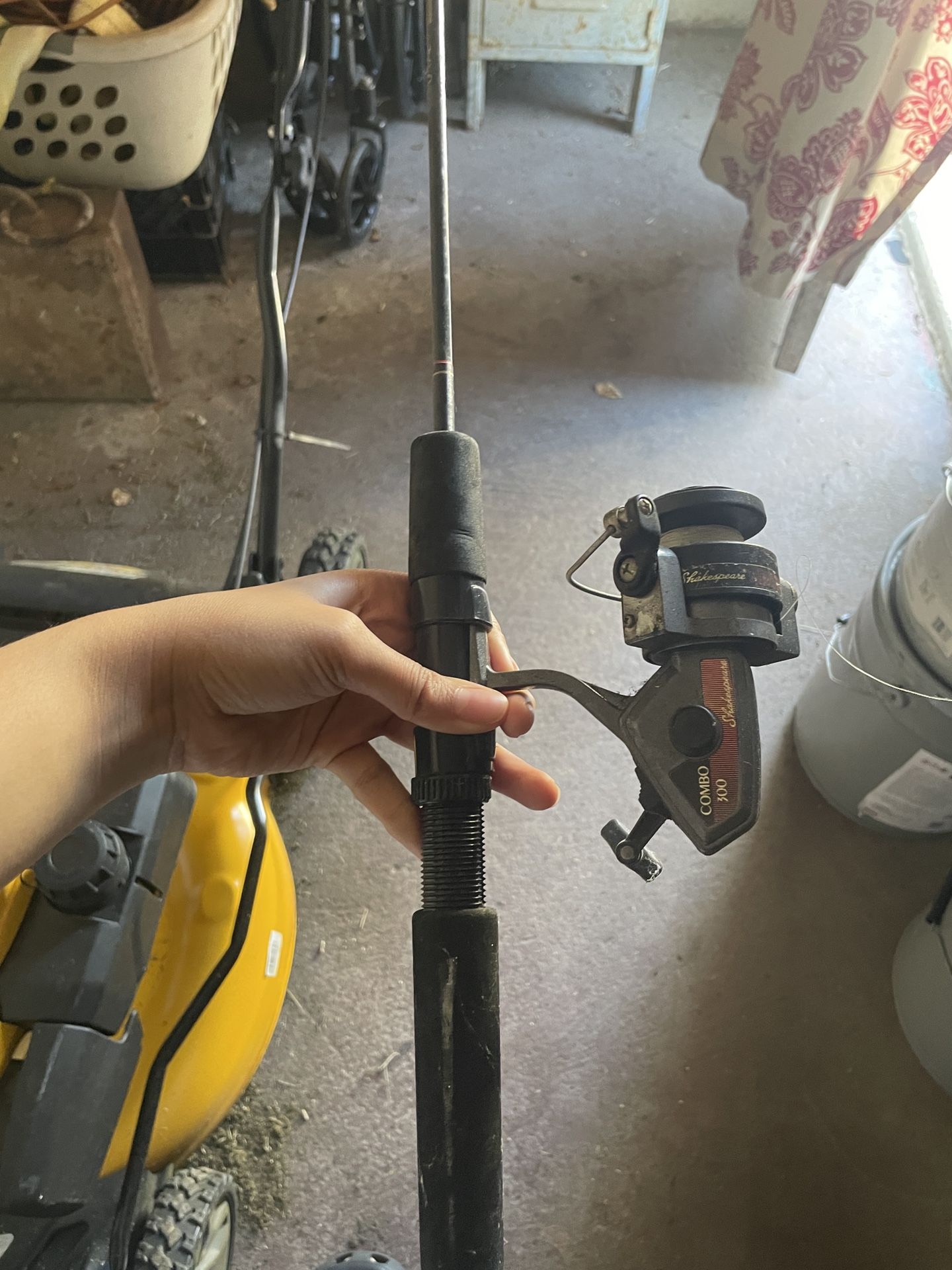 $40 Vintage Fishing π£ Rod Shakespeare 300 Combo