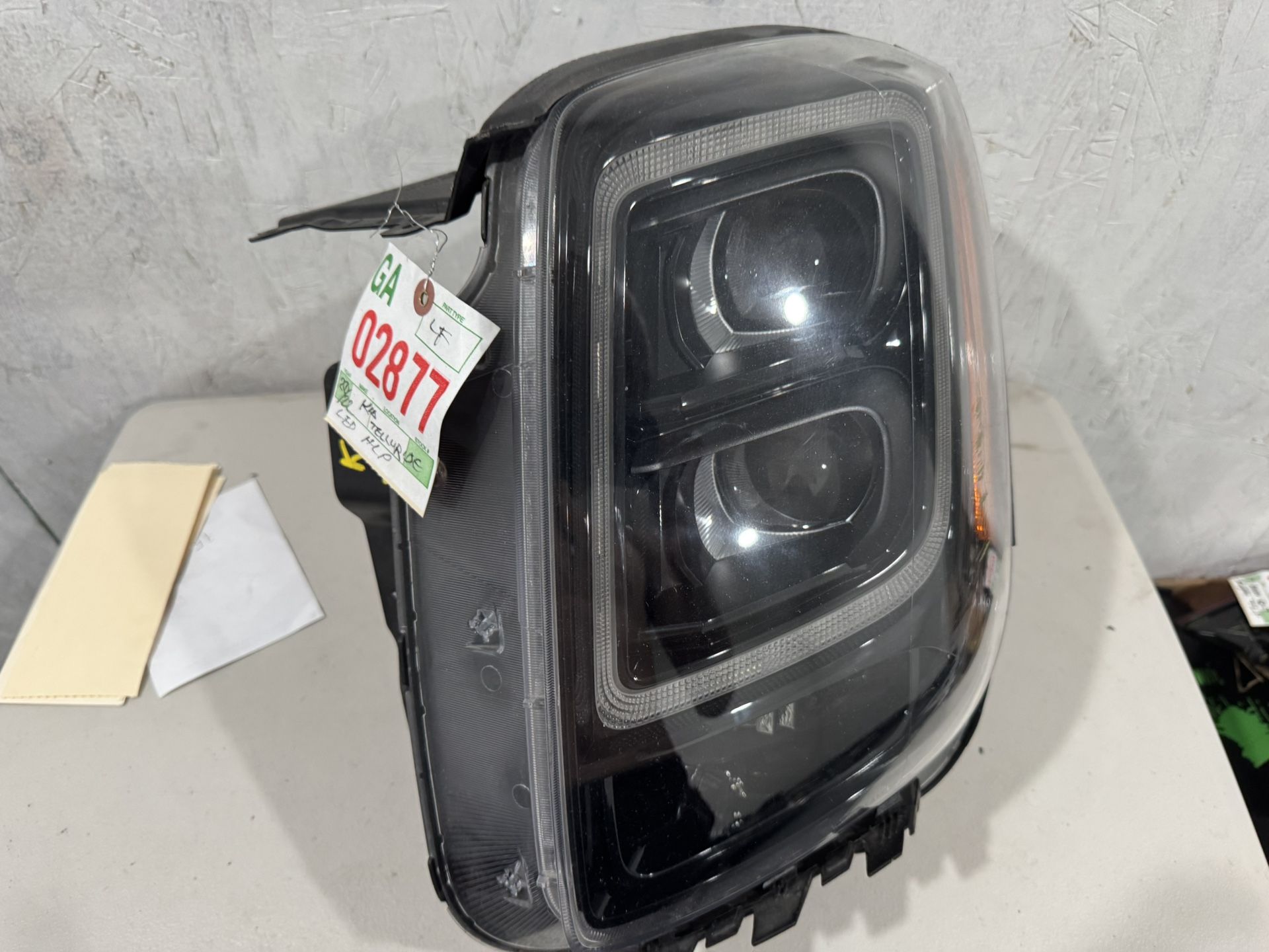 2022 Kia Telluride Left Headlight