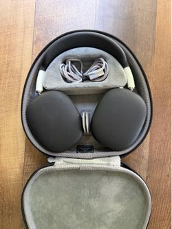 Apple Airpod Max headphones w/ accessories