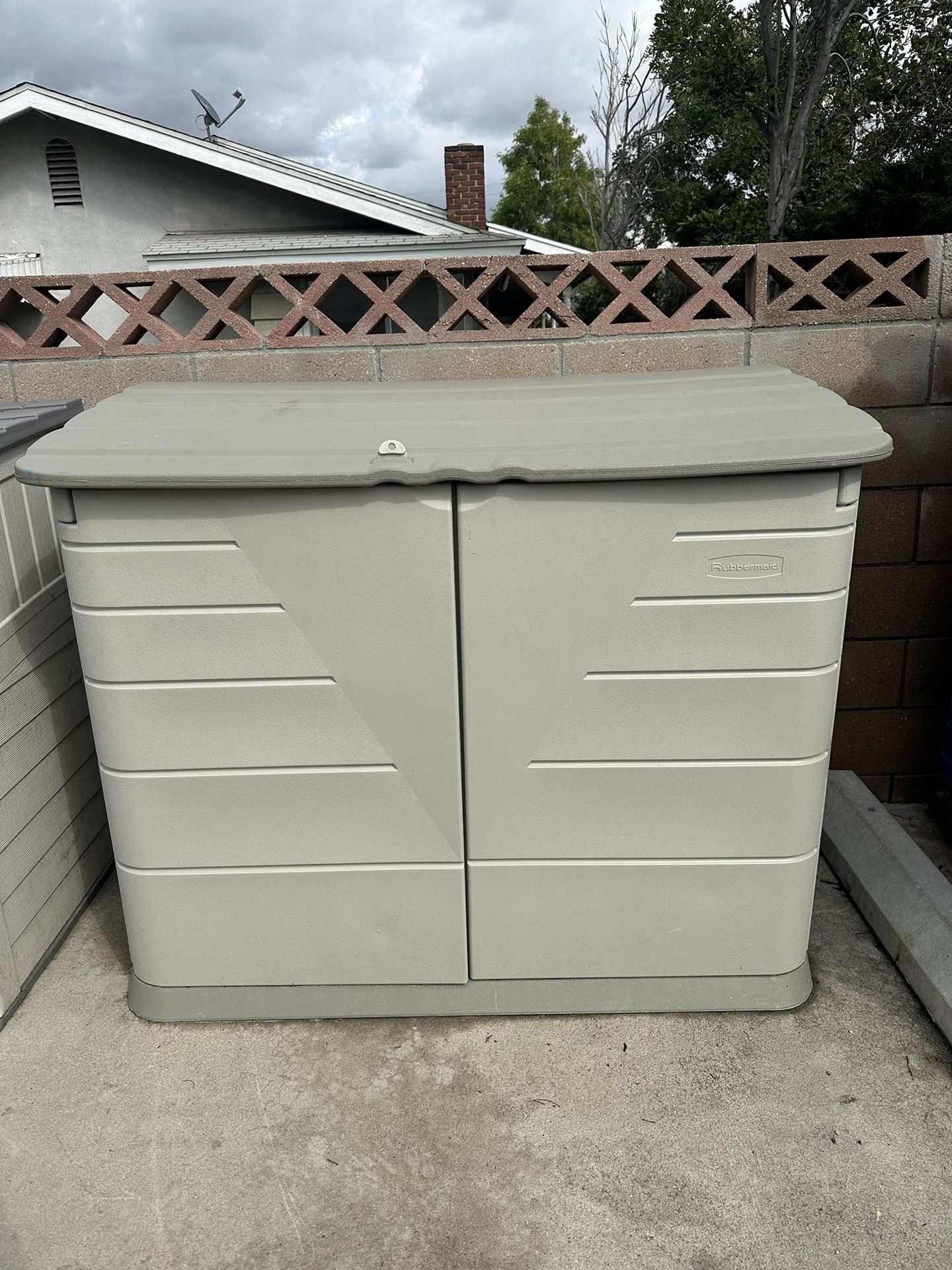 Rubbermaid Storage Shed for Sale in Rosemead, CA OfferUp