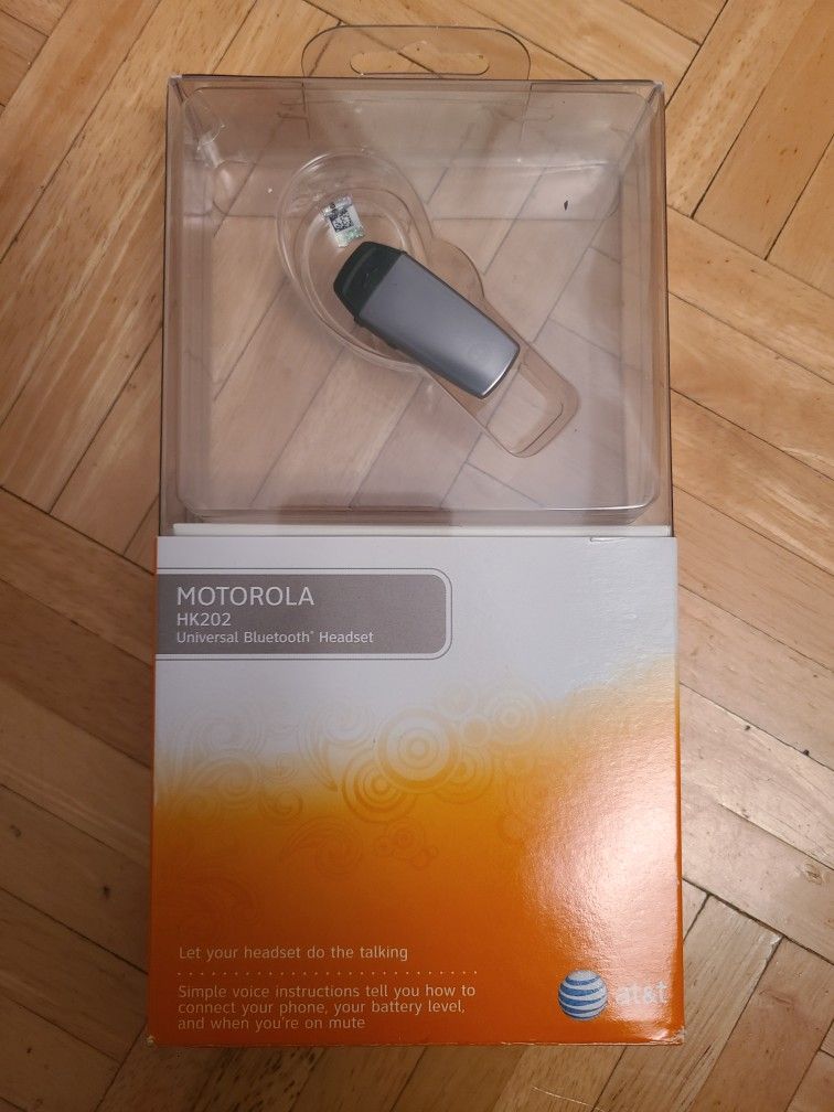 Motorola HK 202 Universal Bluetooth Headset, Brand New, Never Opened