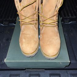 New Timberland Boots  - 9