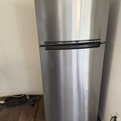 Whirlpool Refrigerator 