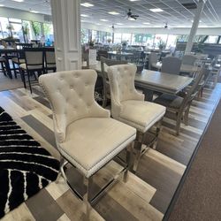 Accent Chair 🎉🎉🎉 Each