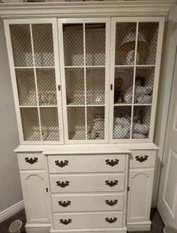 White Hutch