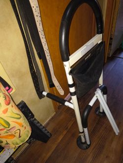 Bedside pull up bars