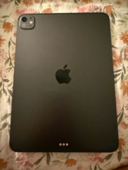 Ipad pro 2025 11” 1TB (carrier locked) wifi only like new