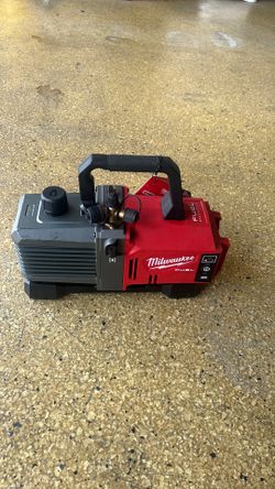 Milwaukee vacuum pump 5cfm 18v battery