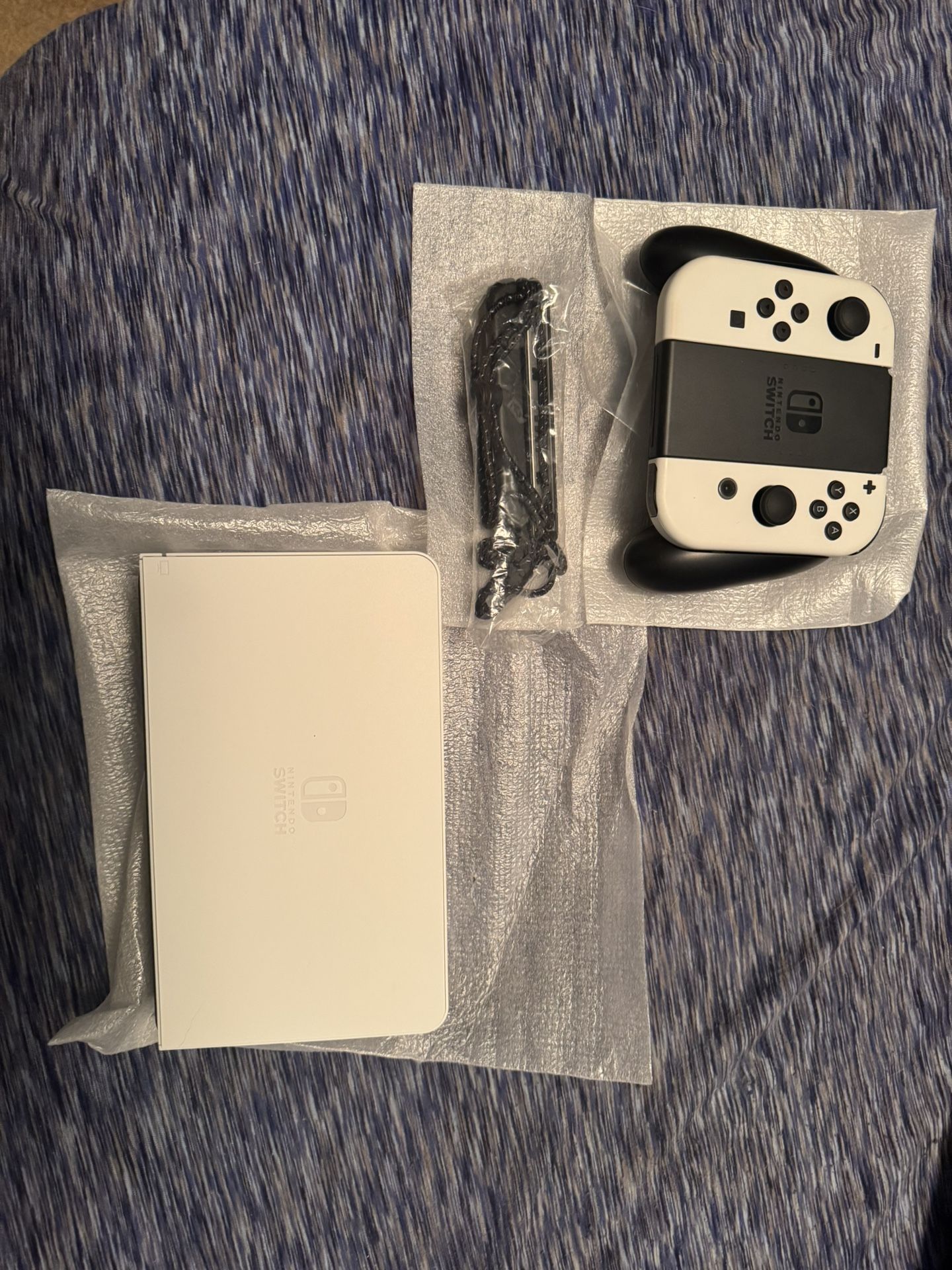 Nintendo Switch Dock And Joy Con