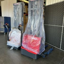 New Electric Forklift Pallet Stacker Only $4999 Brand New 