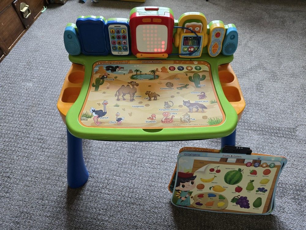 VTECH Activity desk With extras