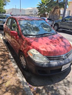 Nissan versa 2010
