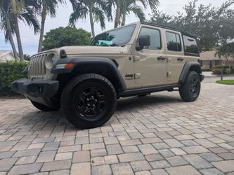 Jeep Wrangler 4 door JL Like New Low miles