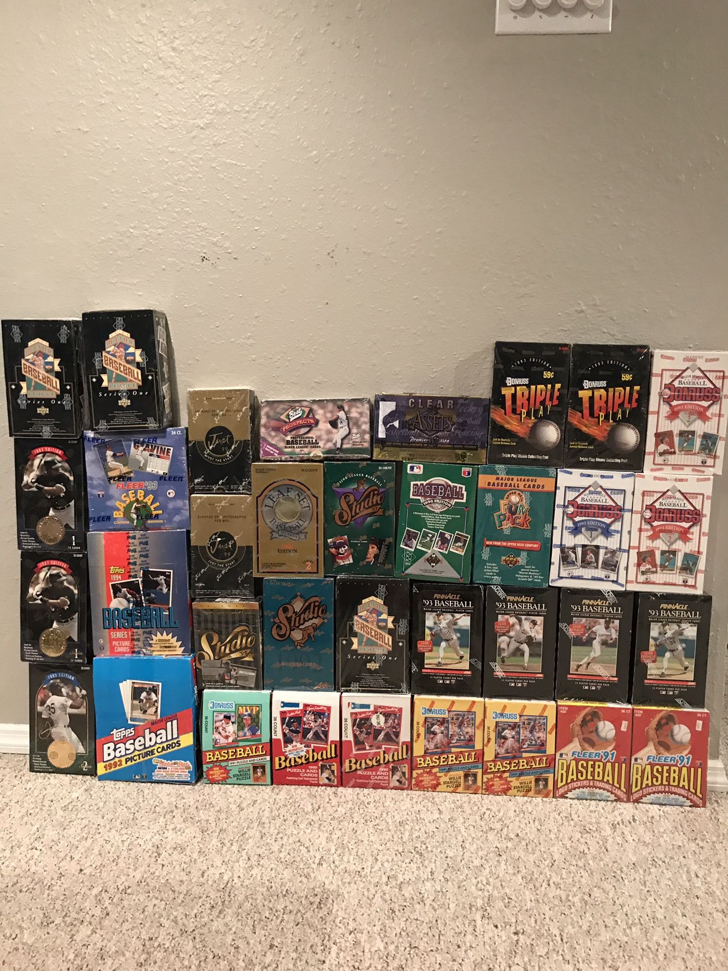 35 UNOPENED BASEBALL CARD BOXES SALE