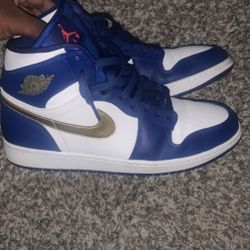 Jordan 1 Gold Metal