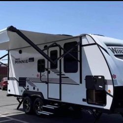 RV  Trailer 