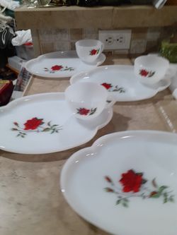 Vintage Federal Glass Rosecrest Set of 4 Snack Trays and Cups Dura-white Milkglass Hostess Set Snack Plates & Cups Red Rose Design

