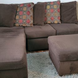 Sectional Couch With Ottoman 