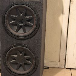 2 Kicker Subs 