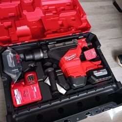 Milwaukee rotary hammer