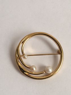 BEAUTIFUL LADIES GOLD TONE BROOCH
