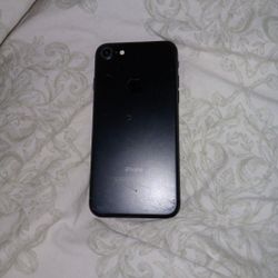 Iphone 7 $30 It Works And fully unlocked: Pick Ups Only 