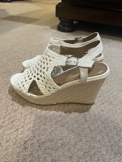 Women’s wedge sandals