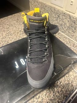 Air Jordan’s 9 retro Size 9 Men