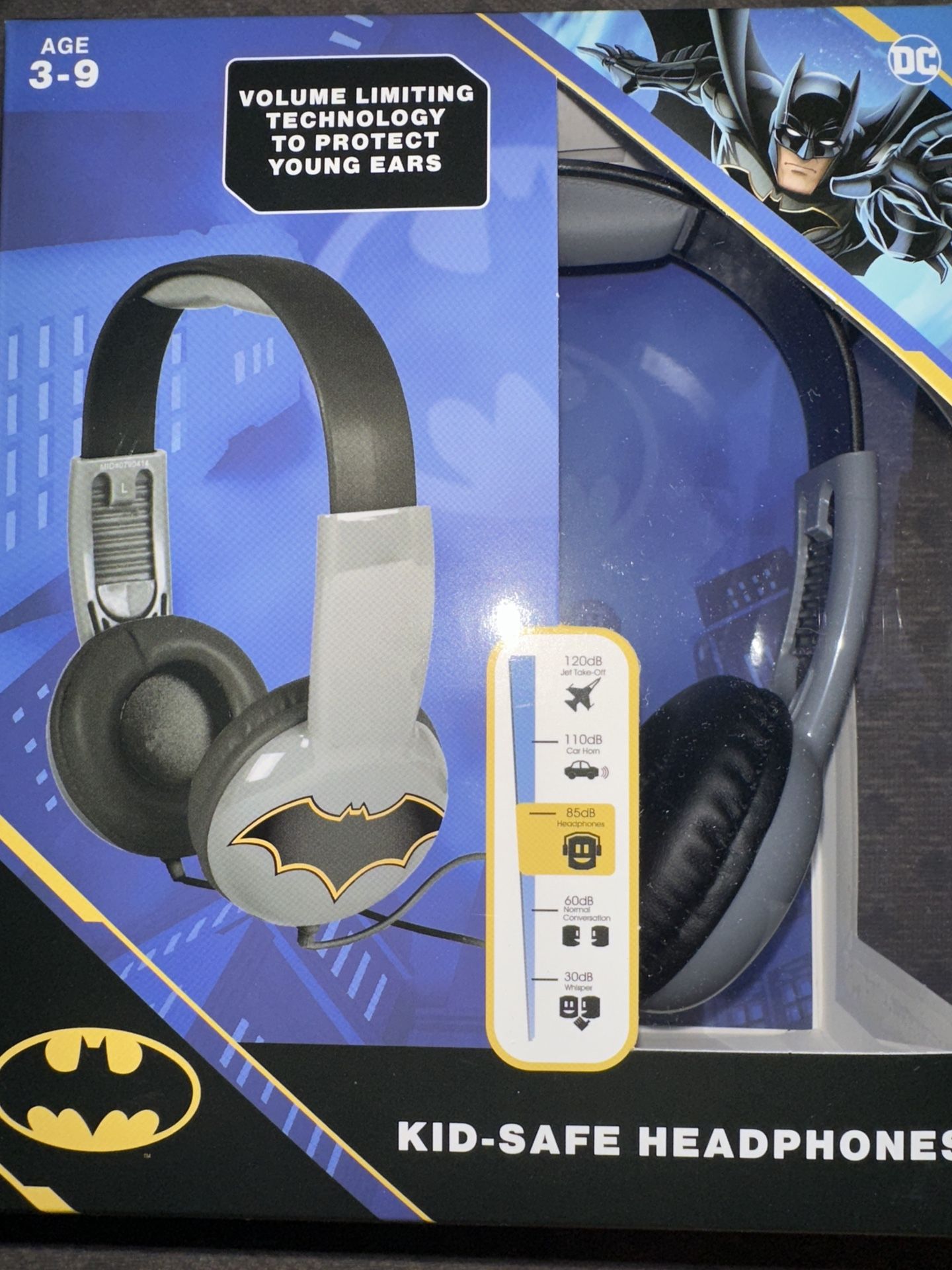 π¨3 left New Batman Kid-Safe Headphones Age 3-9