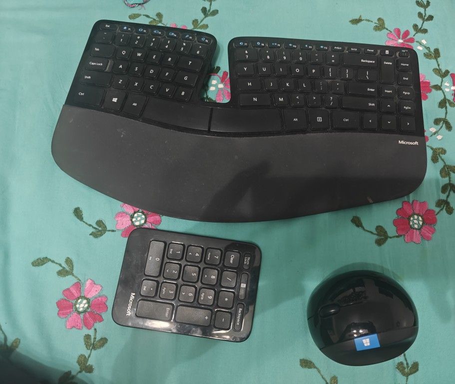 Microsoft Sculpt Ergonomic Wireless Desktop Keyboard Mouse