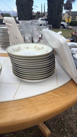 Fine green flower china bowls