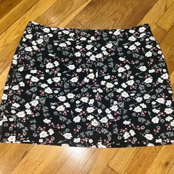 Izod Women’s Golf Pickleball Skort Size 18 Black Pink Floral Skirt Shorts M24