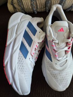 Adidas Women's Size 9.5 Shoes