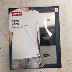 NWT Levi's crewneck tshirt 3 pack Size m