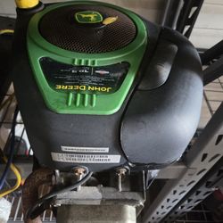 ((READ AD))((19.5hp Briggs Engine)) Riding Mower 