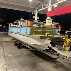 Pontoon 24 Foot 