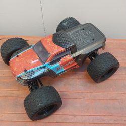 Arrma Granite Voltage  1/10 scale 2WD RC monster truck