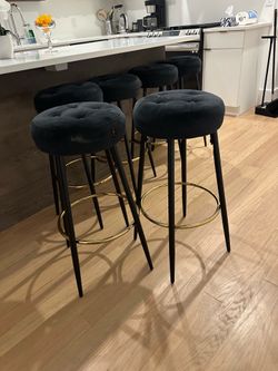 30 in Minimalist Seattle Velvet Upholstered Backless Barstool Black/Gold Metal