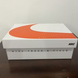 Nike Zoom Rival Track & Field Sprinting Spikes. White/Metallic Color