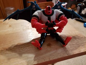 Ben 10. 4 arms with wings