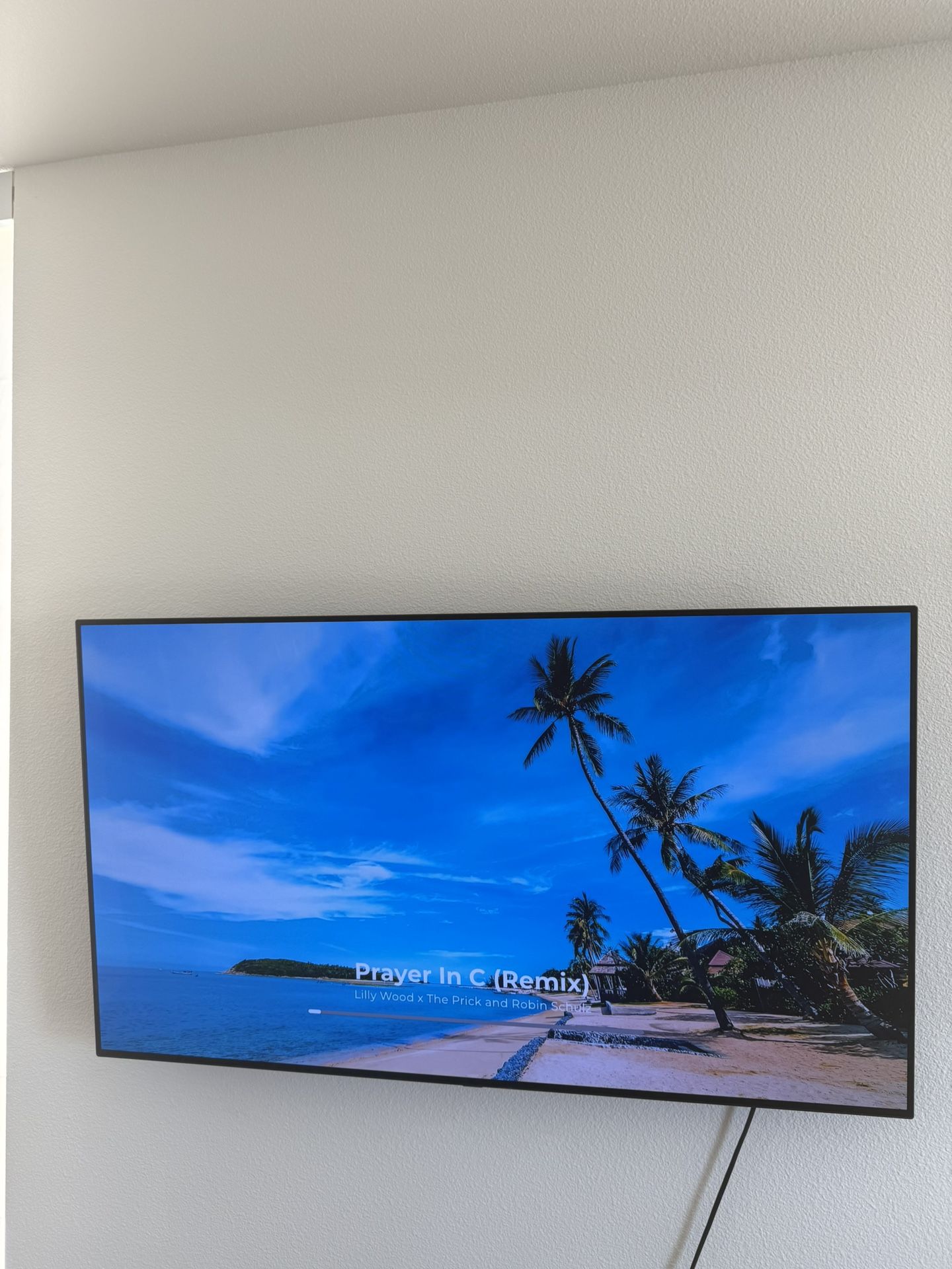 Priced To Sell 55 Inch Ultra Thin OLED With 2 Tv Mount