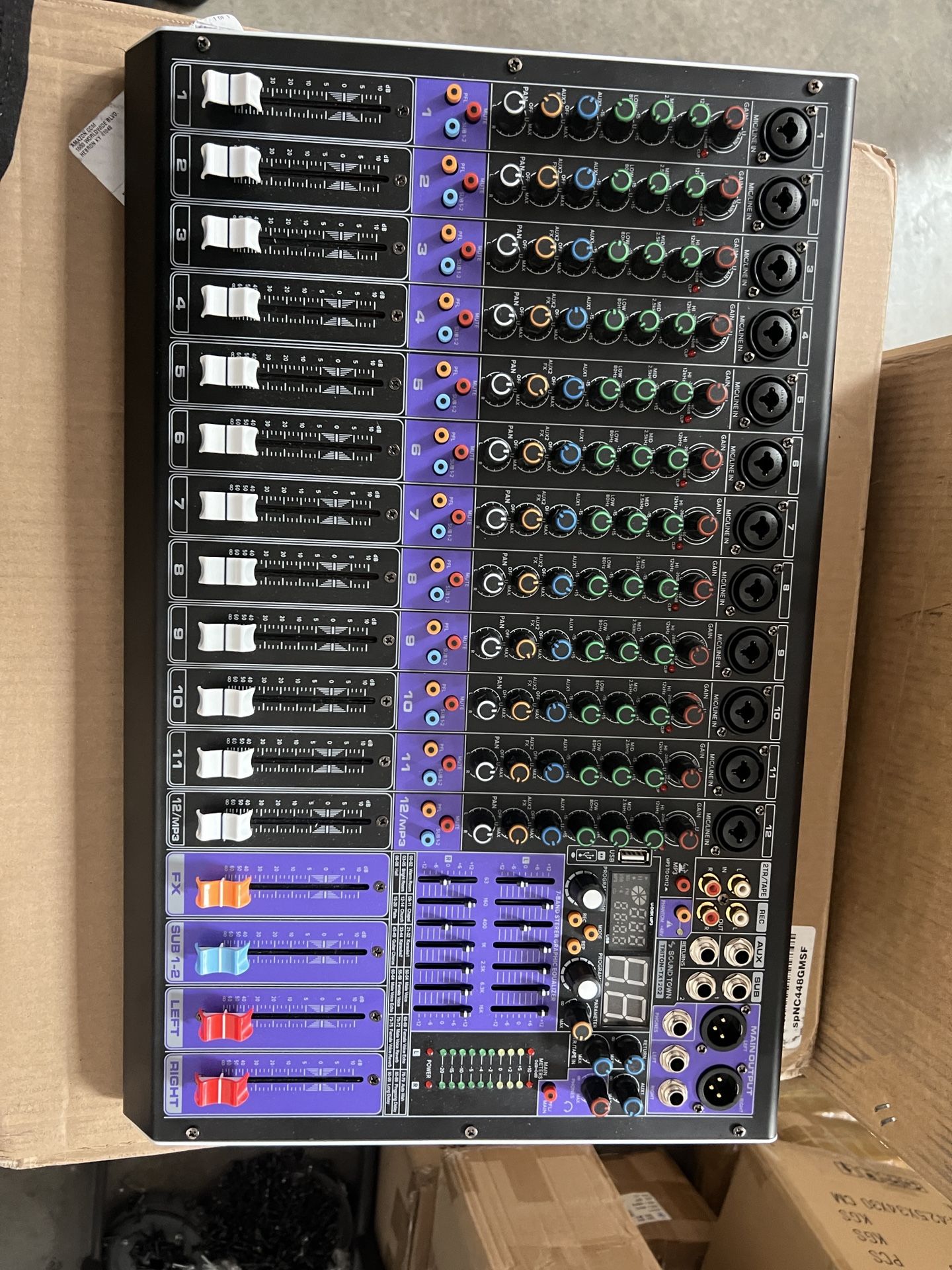12-CHANNEL PROFESSIONAL AUDIO MIXER