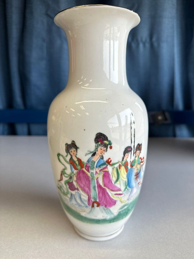 Chinese Vase 