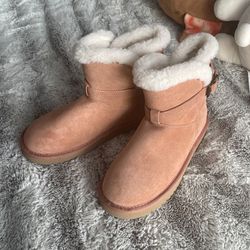 Kookaburra by Uggs