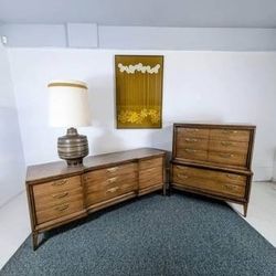 Johnson Carper Mid Century Modern Bedroom Set